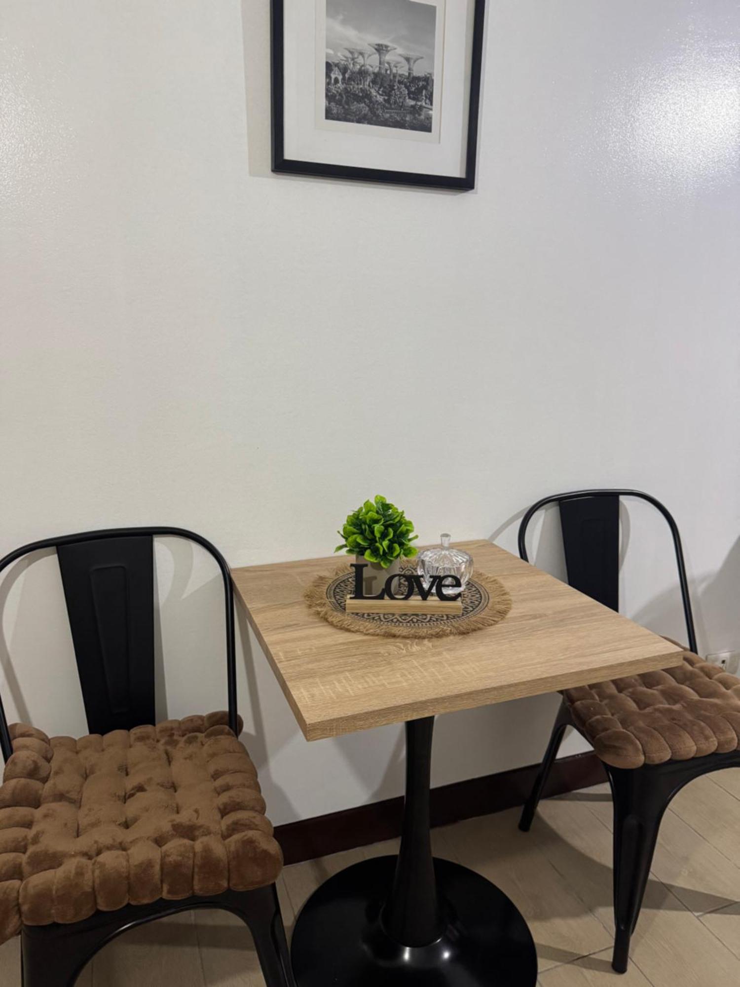 Two Palm Tree Villas Pasay Extérieur photo